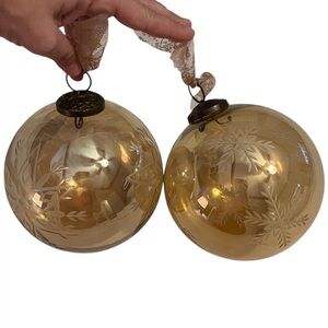 Vintage Kugel Marigold Luster Snowflake Etched Heavy 5in Glass Holiday Ornaments